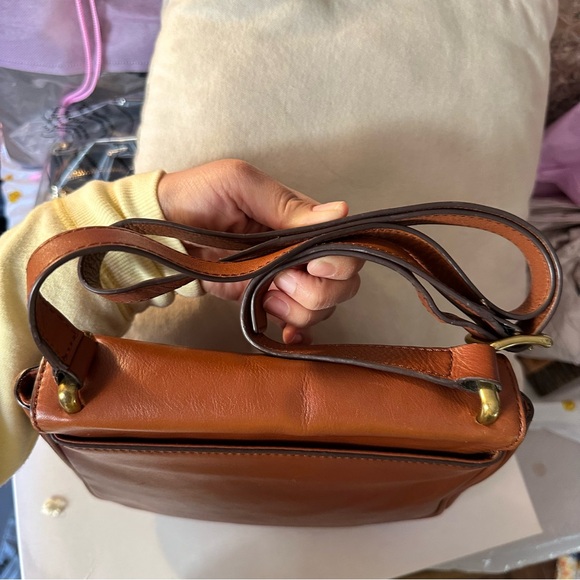 FOSSIL BROWN GENUINE LEATHER
FLAP X-BODY MESSENGER/SHOULDER/HANDBAG PURSE - Picture 4 of 13